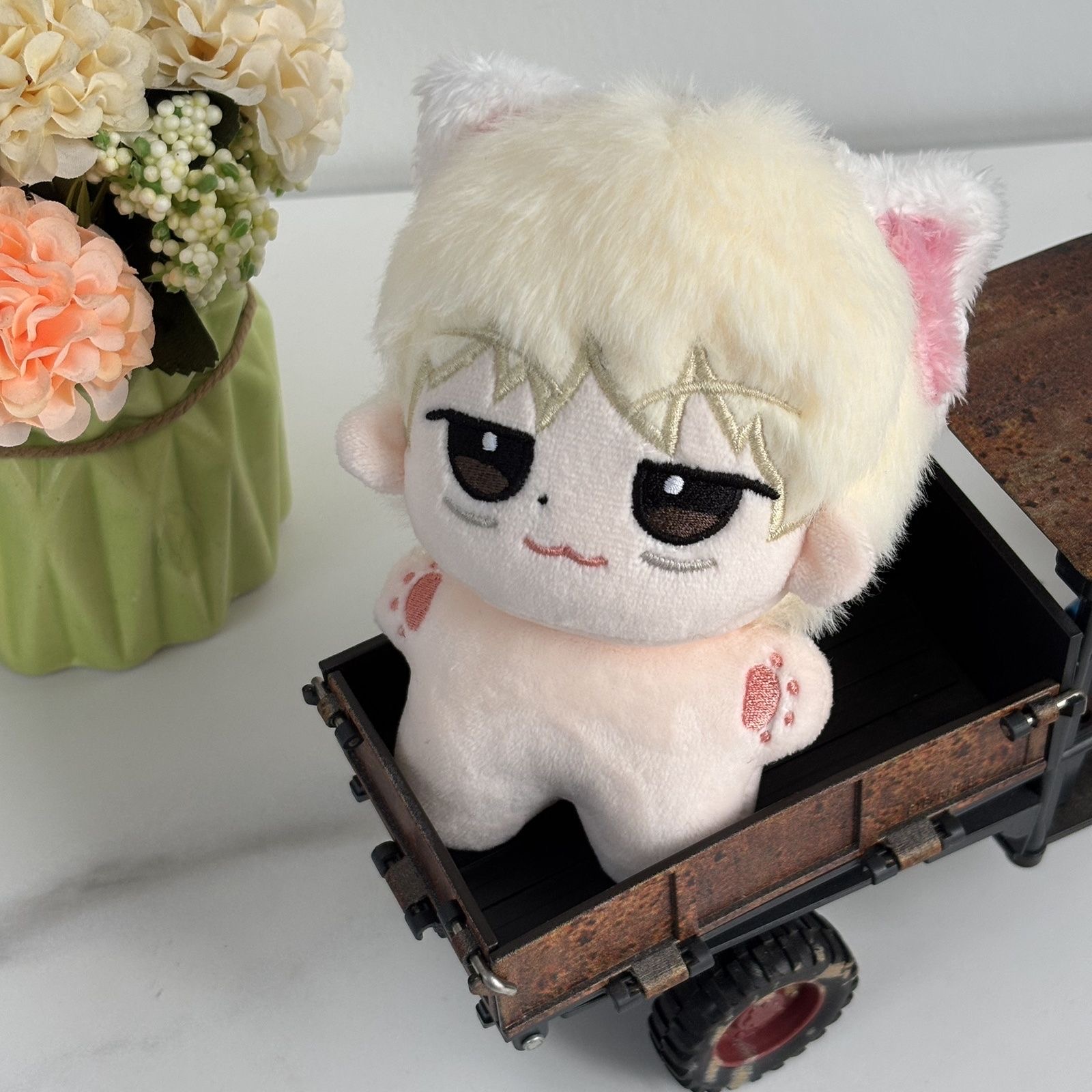 Eerste uitgave: TOMORROWXTOGET - Anime Cosplay Series recensie en prijs